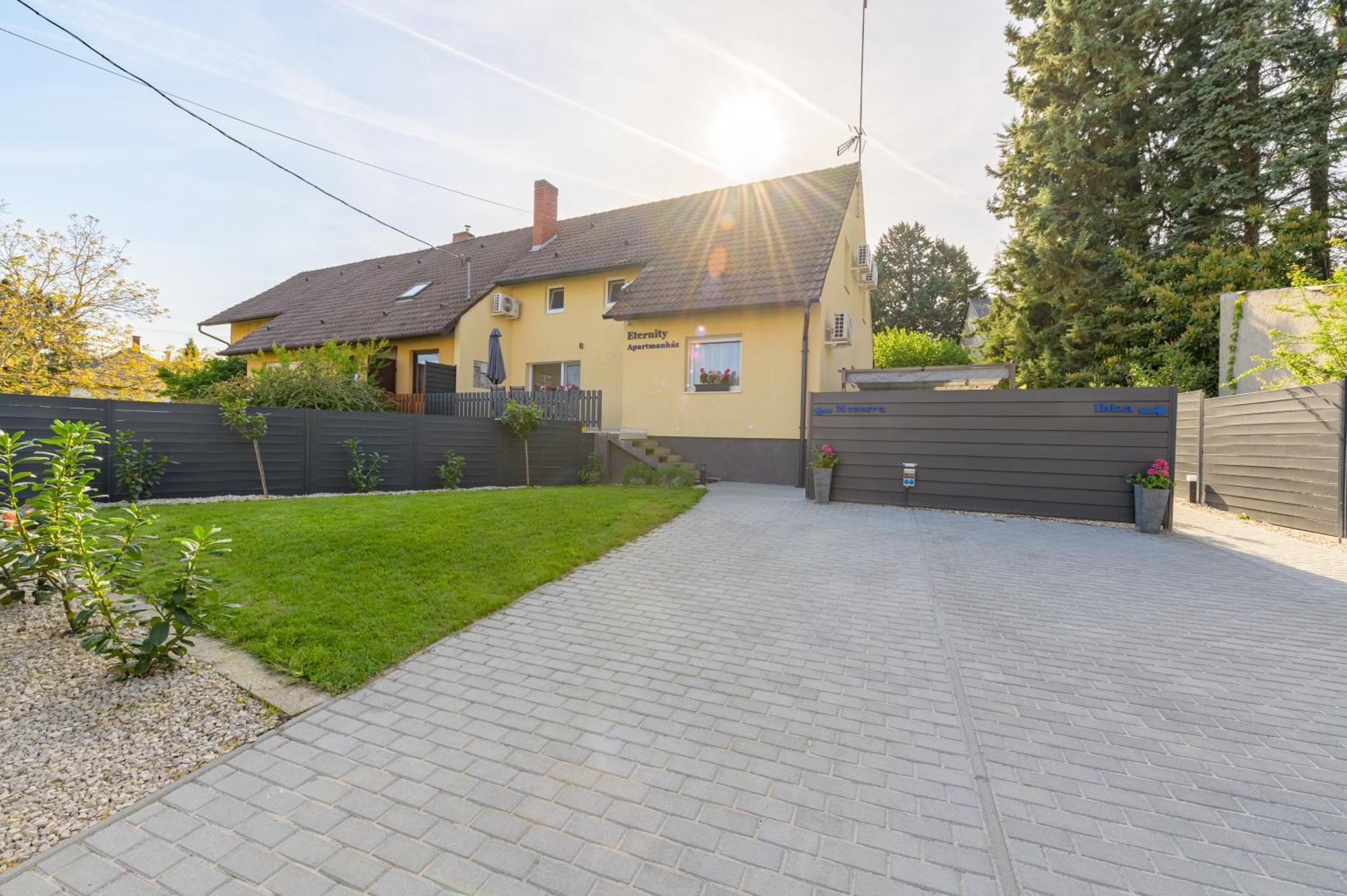 Eternity Apartmanhaz Keszthely Exteriör bild